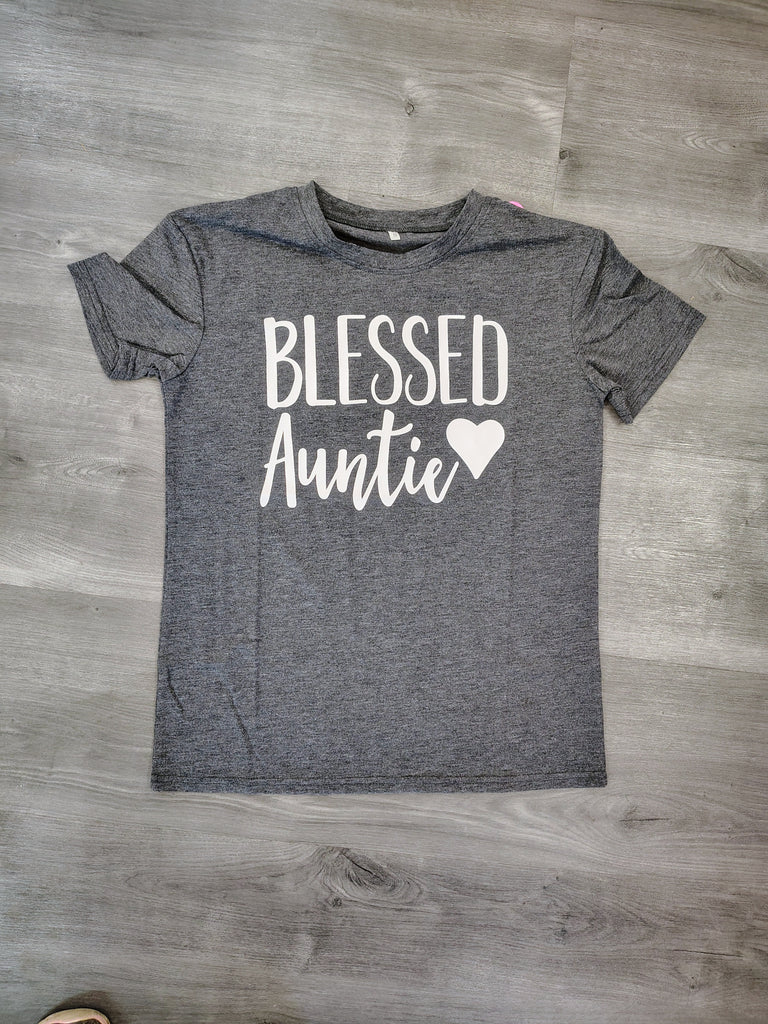 Blessed Auntie 🩷" T-Shirt – Cute Graphic Tee with Heart Design for Aunts