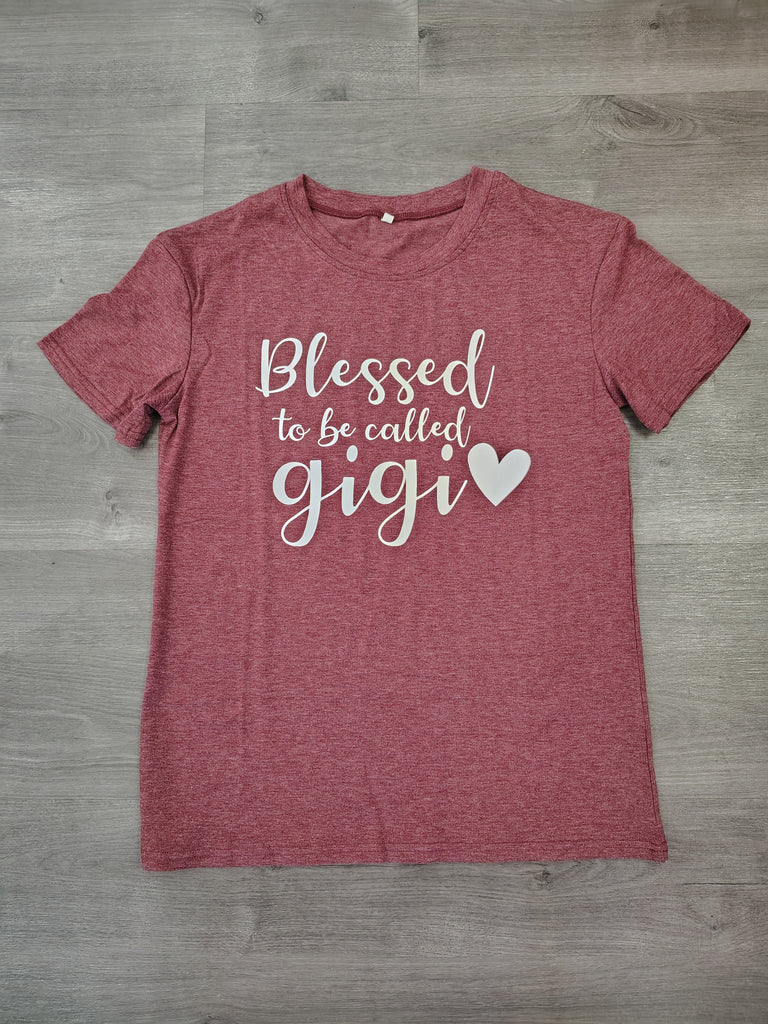 "Blessed to Be Called Gigi" T-Shirt – Cute Grandmother Graphic Tee with Heart 🩷Design