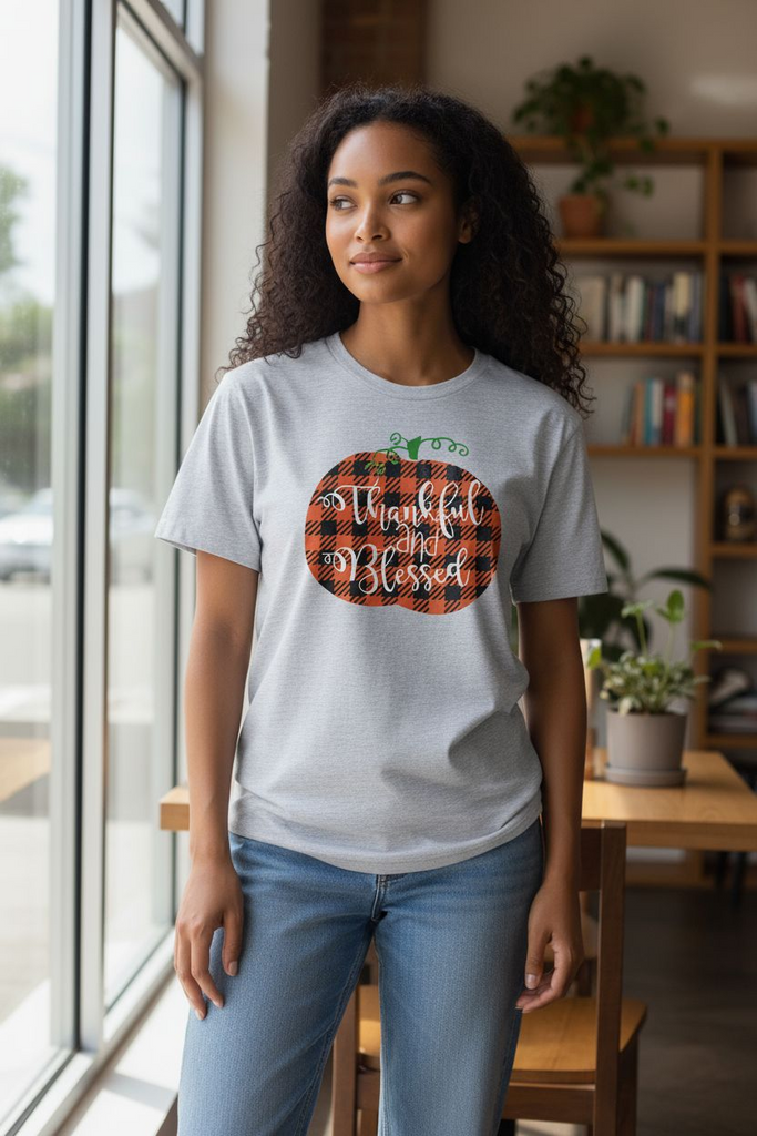 “Thankful and Blessed” Tee 🎃✨ – Cozy Fall Pumpkin Graphic Shirt 🤍